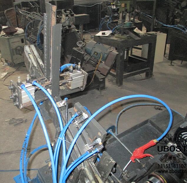 優(yōu)博世特，ubost,鉆孔機，銷軸，螺栓，自動，攻絲機，機械手，非標自動化，設(shè)備，銷軸鉆孔機，螺栓鉆孔機，